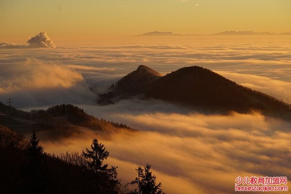 氤氲怎么读,氤氲是什么意思,关于氤氲唯美诗句